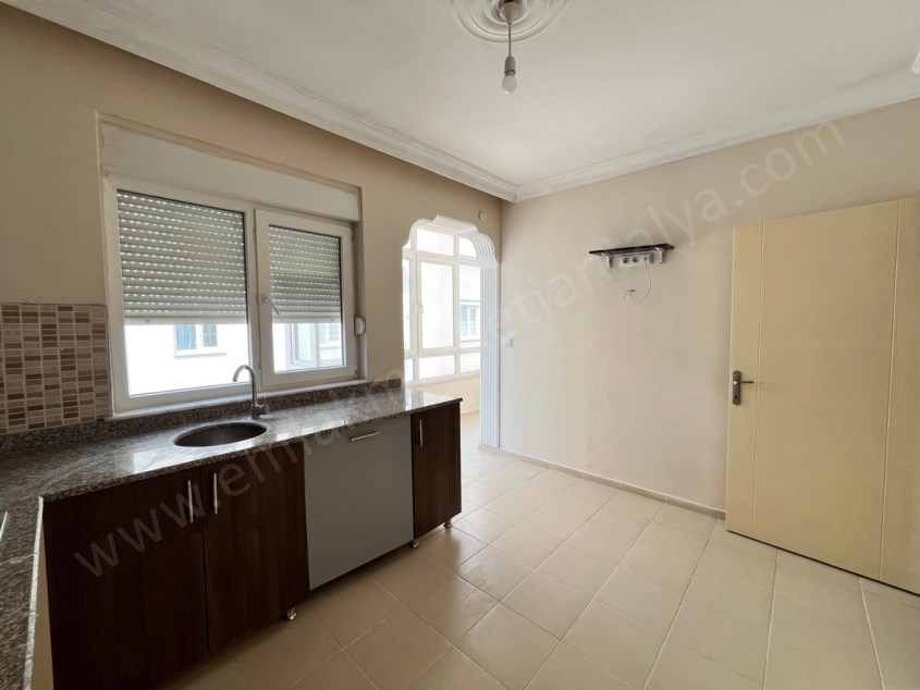 ASANSÖRLÜ AYRI MUTFAKLI DOĞALGAZ KAPIDA 3 BALKON 2 WC