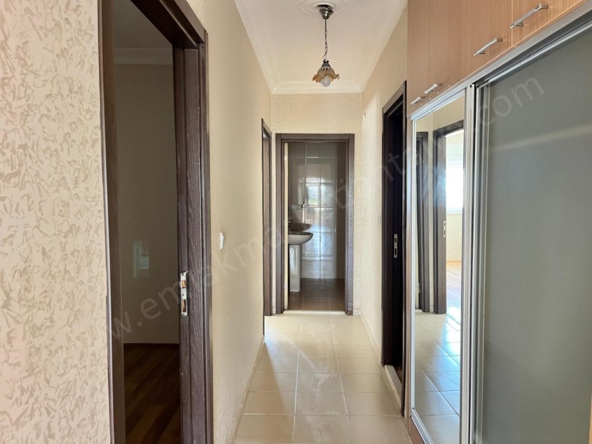 ASANSÖRLÜ AYRI MUTFAKLI DOĞALGAZ KAPIDA 3 BALKON 2 WC