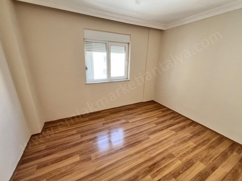 ASANSÖRLÜ AYRI MUTFAKLI DOĞALGAZ KAPIDA 3 BALKON 2 WC