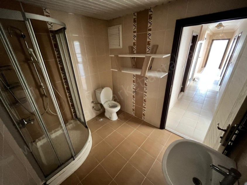 ASANSÖRLÜ AYRI MUTFAKLI DOĞALGAZ KAPIDA 3 BALKON 2 WC