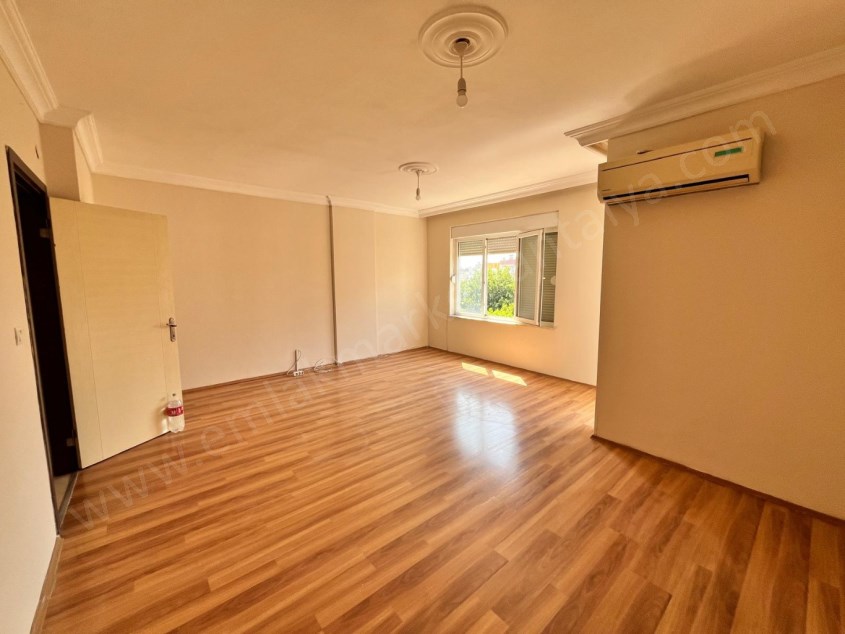 ASANSÖRLÜ AYRI MUTFAKLI DOĞALGAZ KAPIDA 3 BALKON 2 WC