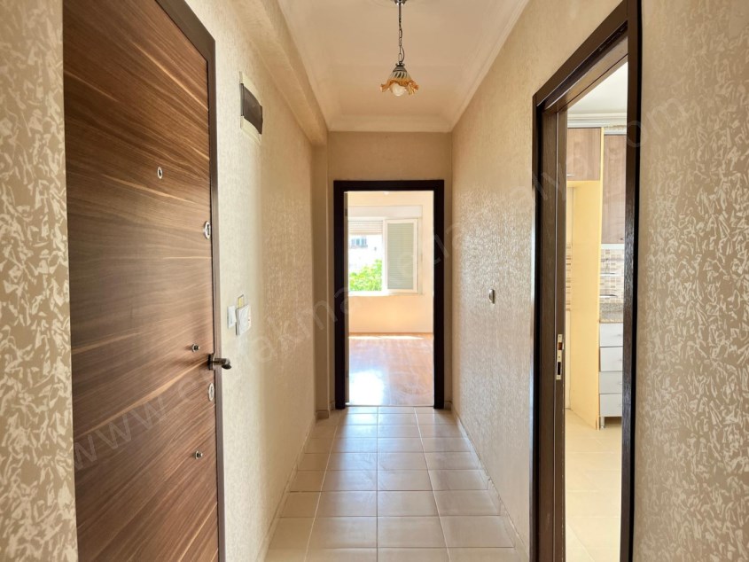 ASANSÖRLÜ AYRI MUTFAKLI DOĞALGAZ KAPIDA 3 BALKON 2 WC