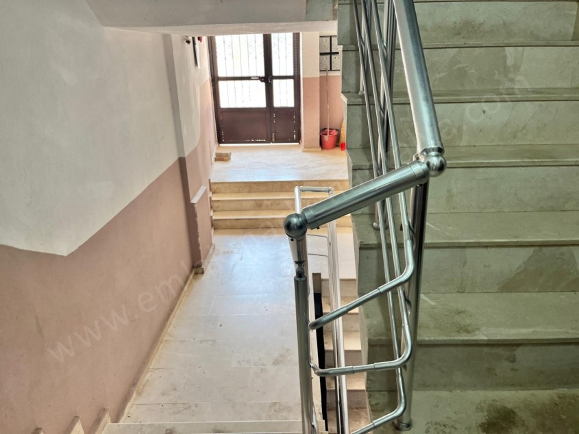 ASANSÖRLÜ AYRI MUTFAKLI DOĞALGAZ KAPIDA 3 BALKON 2 WC