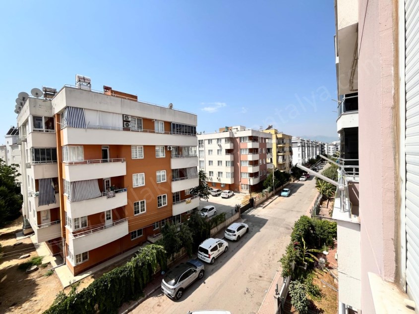 ASANSÖRLÜ AYRI MUTFAKLI DOĞALGAZ KAPIDA 3 BALKON 2 WC