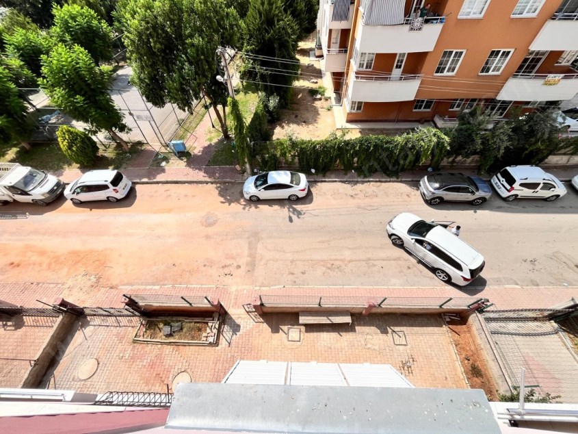 ASANSÖRLÜ AYRI MUTFAKLI DOĞALGAZ KAPIDA 3 BALKON 2 WC