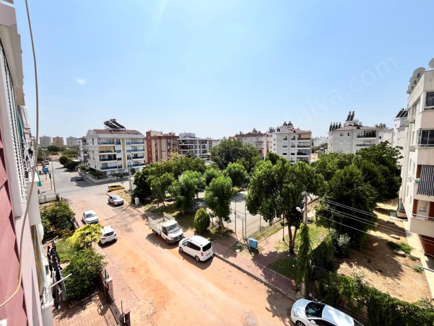 ASANSÖRLÜ AYRI MUTFAKLI DOĞALGAZ KAPIDA 3 BALKON 2 WC