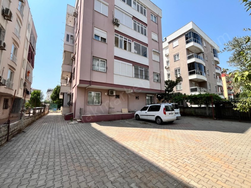 ASANSÖRLÜ AYRI MUTFAKLI DOĞALGAZ KAPIDA 3 BALKON 2 WC