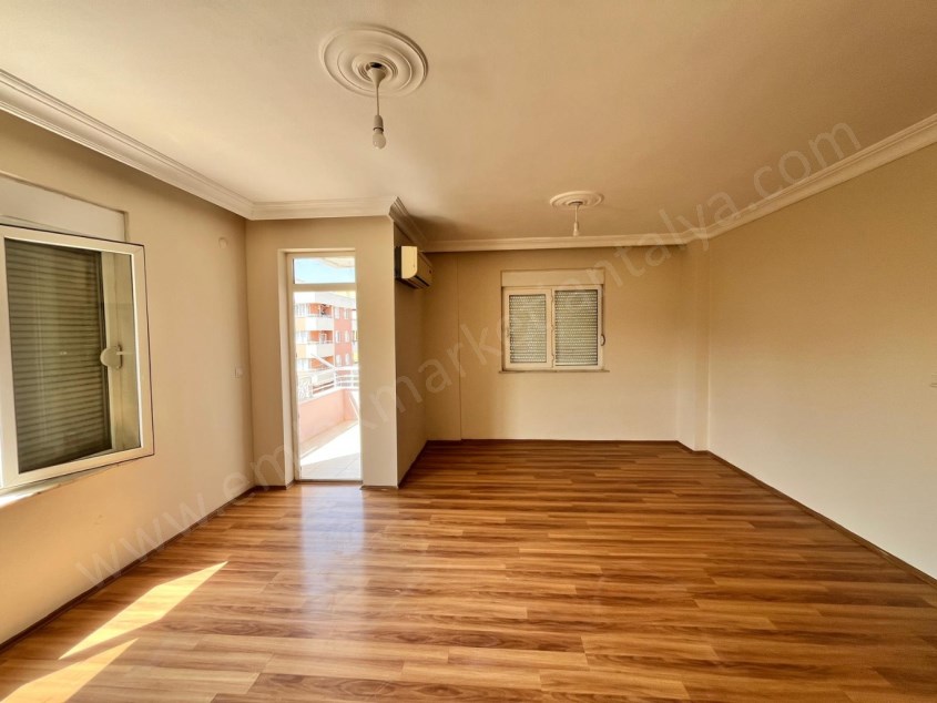 ASANSÖRLÜ AYRI MUTFAKLI DOĞALGAZ KAPIDA 3 BALKON 2 WC