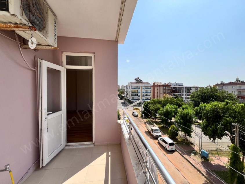 ASANSÖRLÜ AYRI MUTFAKLI DOĞALGAZ KAPIDA 3 BALKON 2 WC