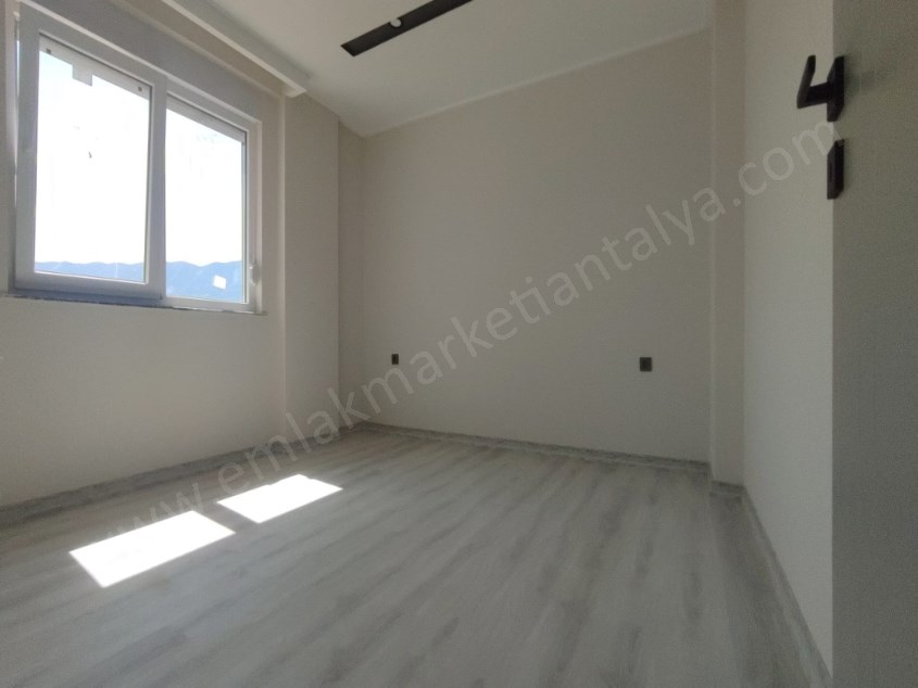 DÖŞEMEALTINDA MERKEZİ KONUMDA KATTA SIFIR DAİRELER 