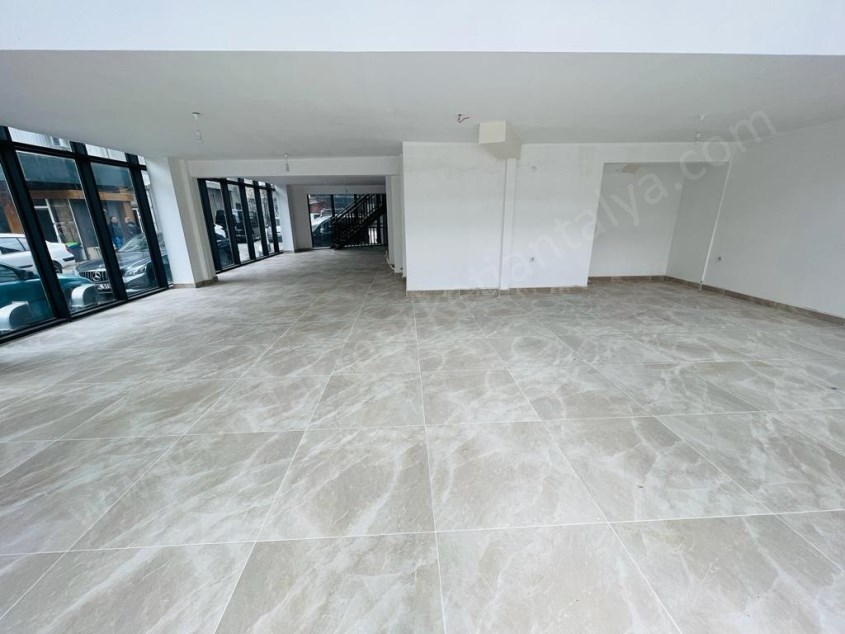 ALİ ÇETİNKAYA CADDESİNDE 240 M² 3 KATLI KÖŞE DÜKKAN