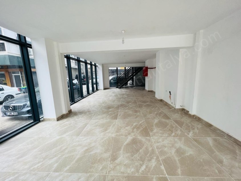 ALİ ÇETİNKAYA CADDESİNDE 240 M² 3 KATLI KÖŞE DÜKKAN