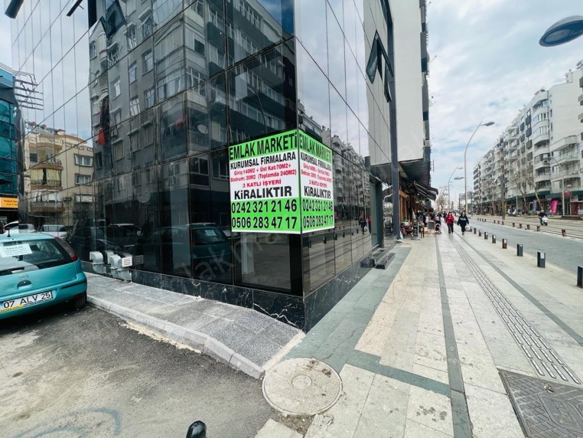 ALİ ÇETİNKAYA CADDESİNDE 240 M² 3 KATLI KÖŞE DÜKKAN