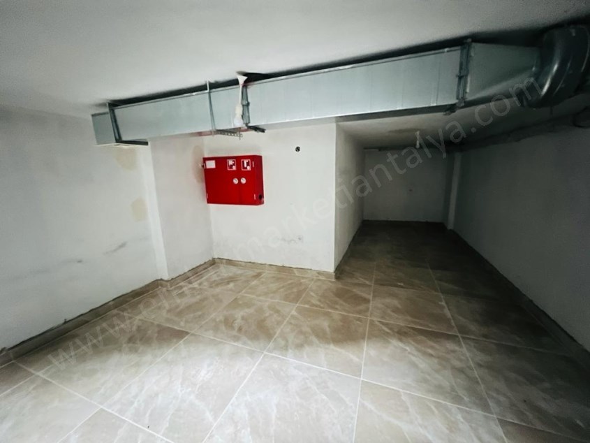 ALİ ÇETİNKAYA CADDESİNDE 240 M² 3 KATLI KÖŞE DÜKKAN