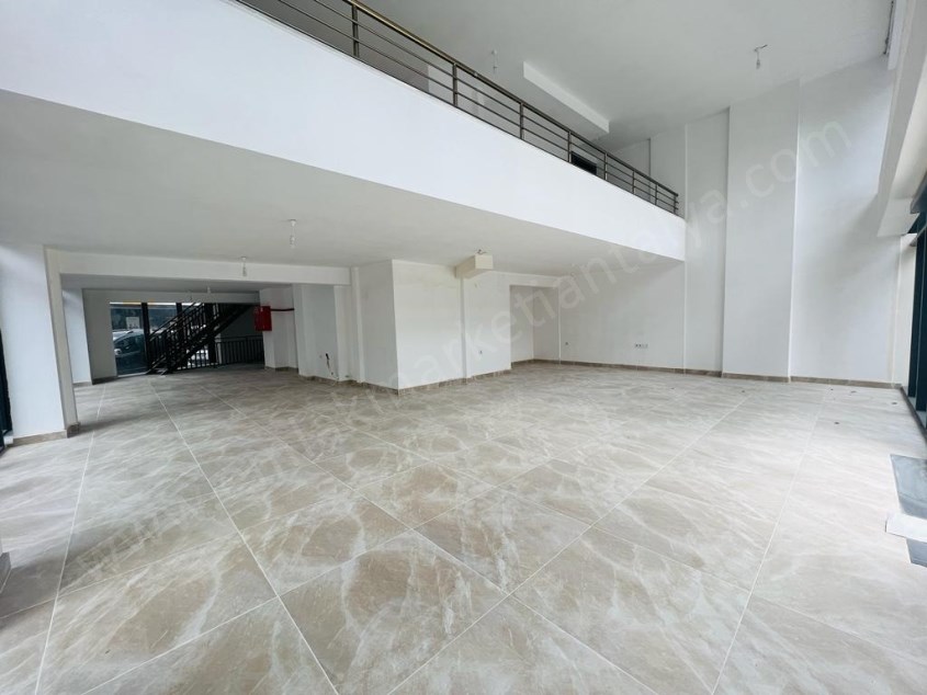 ALİ ÇETİNKAYA CADDESİNDE 240 M² 3 KATLI KÖŞE DÜKKAN