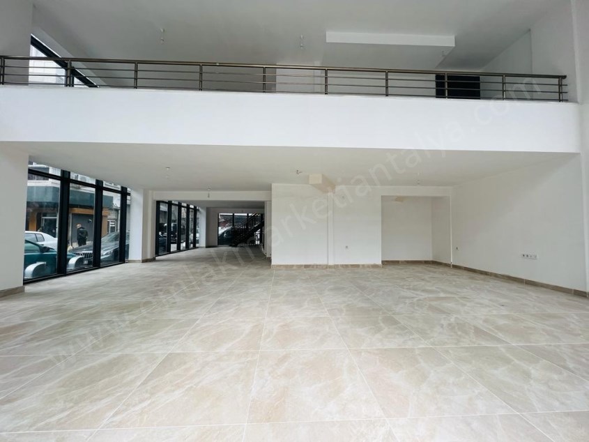 ALİ ÇETİNKAYA CADDESİNDE 240 M² 3 KATLI KÖŞE DÜKKAN