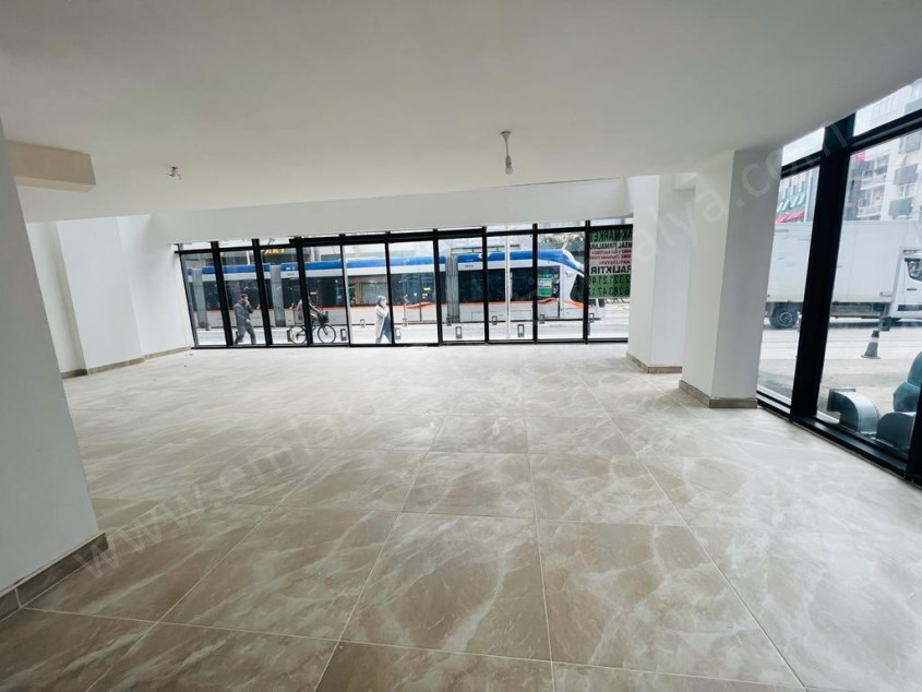 ALİ ÇETİNKAYA CADDESİNDE 240 M² 3 KATLI KÖŞE DÜKKAN