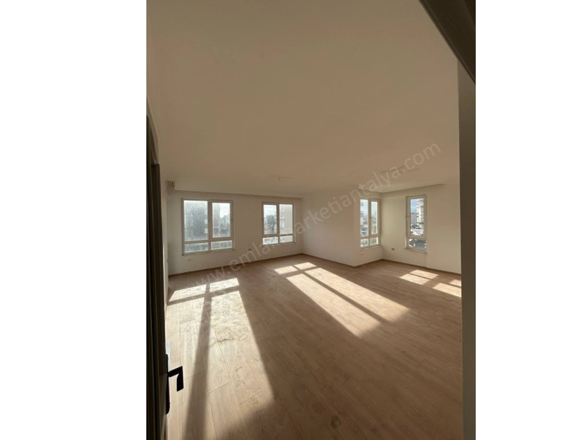 GÜZELOBADA DENİZE YAKIN TADİLATLI 3+1 DAİRE 