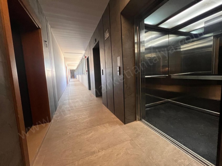  ÖZPINARLAR PROJESİNDE TAKASA UYGUN GENİŞ OFİS KATI 