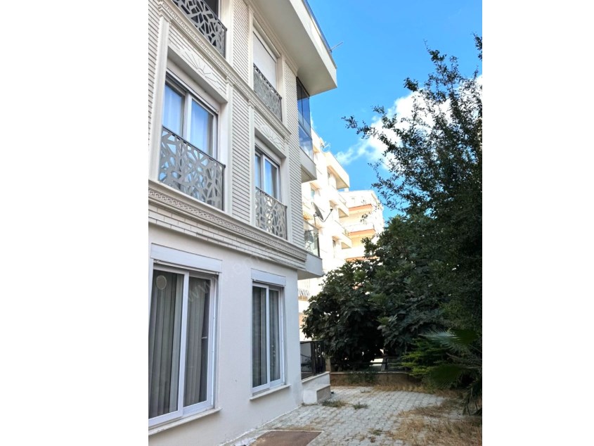 MEYDANKAVAĞINDA EBEVEYN BANYOLU GENİŞ KULLANIŞLI 3+1 DAİRE 