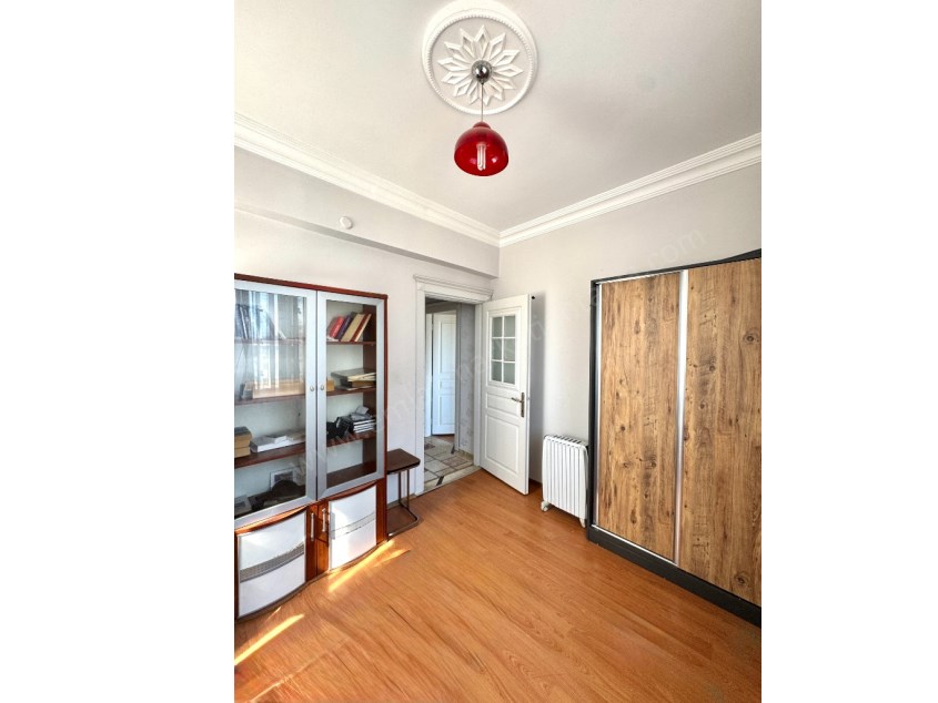  DEMİREL MAHALLESİNDE TRAMVAY YAKINI MASRAFSIZ FIRSAT 3+1 ARAKAT DAİRE