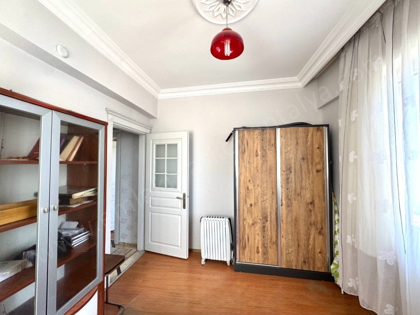  DEMİREL MAHALLESİNDE TRAMVAY YAKINI MASRAFSIZ FIRSAT 3+1 ARAKAT DAİRE