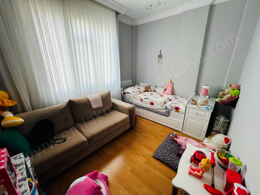 YENİ MAHALLEDE TOPLU ULAŞIMA YAKIN GENİŞ KULLANIŞLI 3+1 ARAKAT DUBLEKS