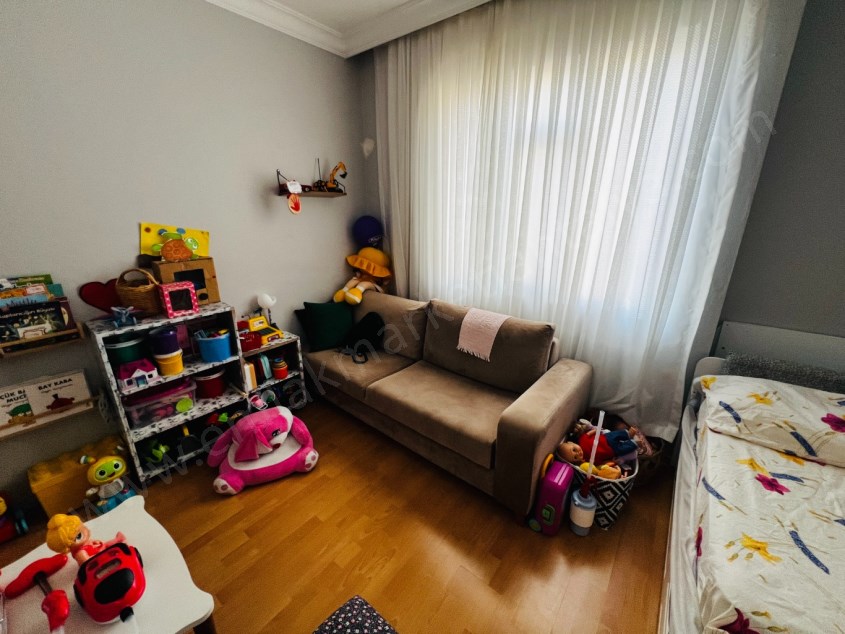 YENİ MAHALLEDE TOPLU ULAŞIMA YAKIN GENİŞ KULLANIŞLI 3+1 ARAKAT DUBLEKS