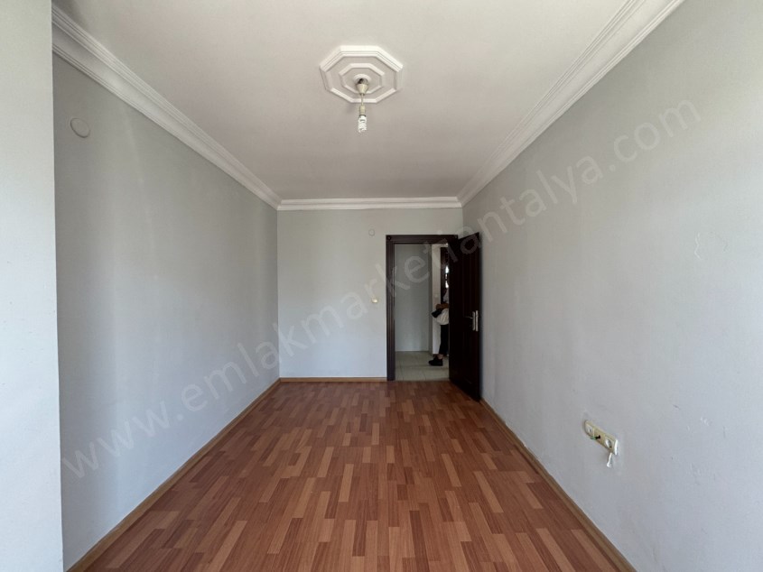 YENİGÜN MRK. KONUM ARAKATTA GENİŞ FIRSAT ASANSÖRLÜ 3+1 DAİRE 
