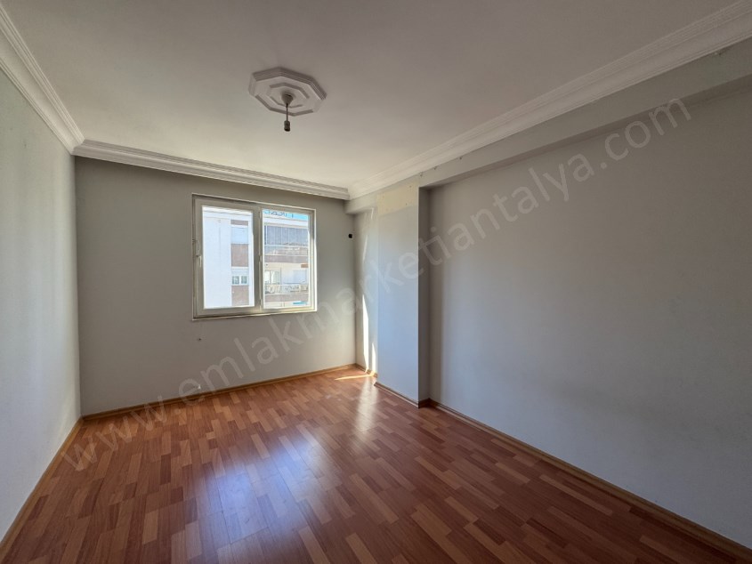 YENİGÜN MRK. KONUM ARAKATTA GENİŞ FIRSAT ASANSÖRLÜ 3+1 DAİRE 