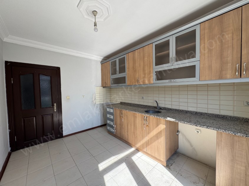 YENİGÜN MRK. KONUM ARAKATTA GENİŞ FIRSAT ASANSÖRLÜ 3+1 DAİRE 