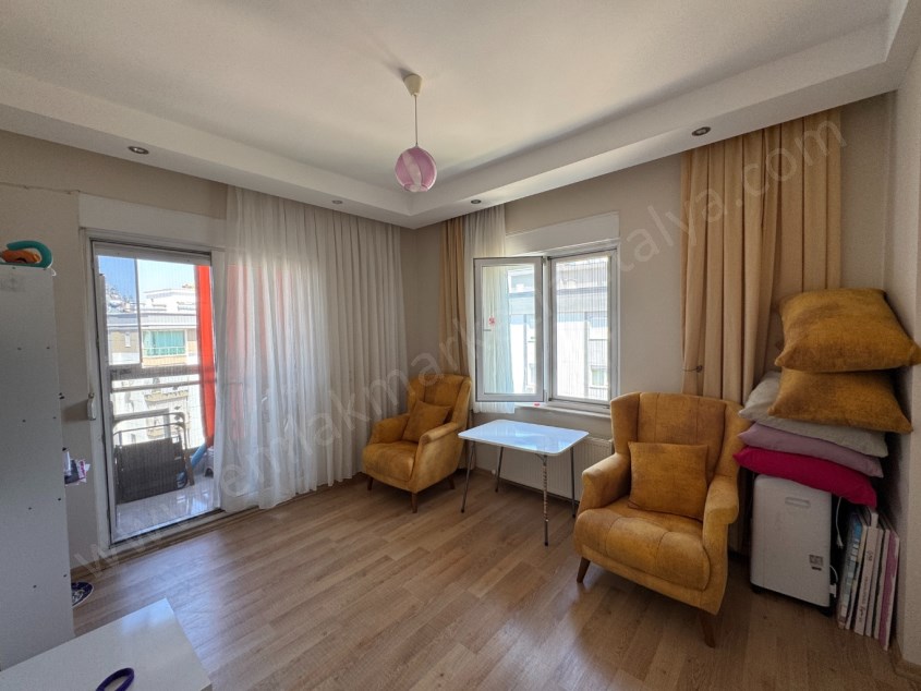 KIZILTOPRAKTA SİTE İÇİ GENİŞ ARAKAT 3+1 DAİRE 