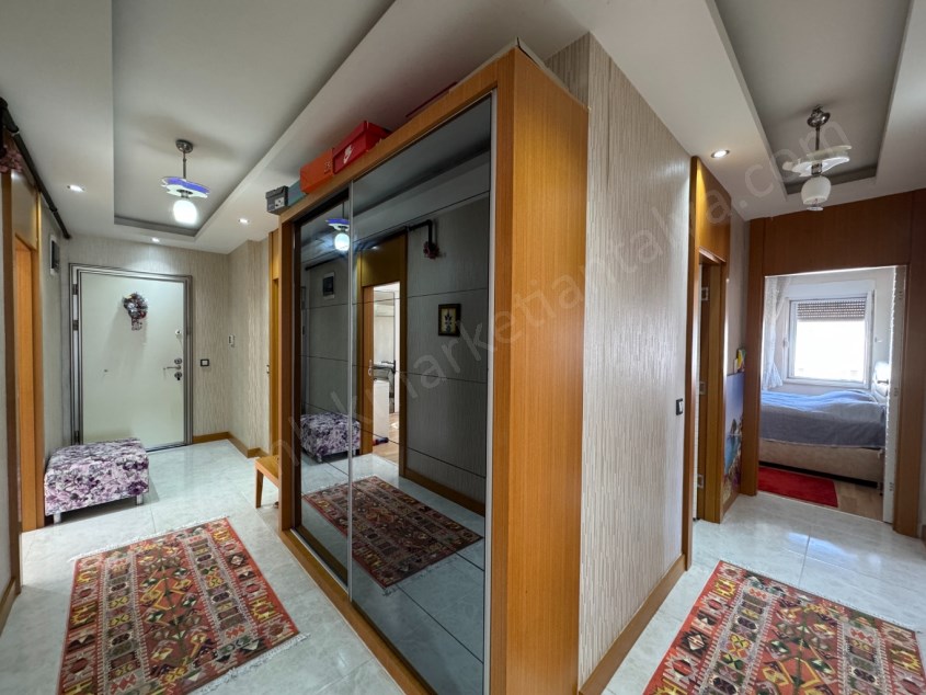 KIZILTOPRAKTA SİTE İÇİ GENİŞ ARAKAT 3+1 DAİRE 
