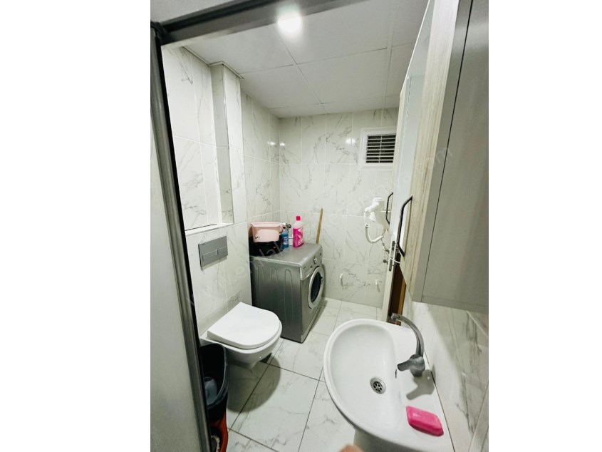 KIZILTOPRAK ŞEHİTLER PARKI YAKINI KATTA FIRSAT 2+1 DAİRE 