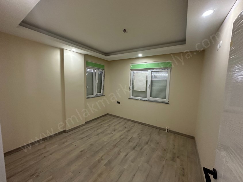 AKTOPRAKTA SİTE İÇERİSİNDE SIFIR ASANSÖRLÜ 2+1