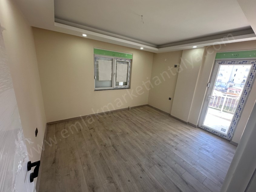 AKTOPRAKTA SİTE İÇERİSİNDE SIFIR ASANSÖRLÜ 2+1