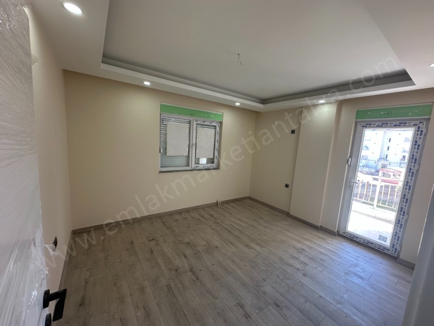 AKTOPRAKTA SİTE İÇERİSİNDE SIFIR ASANSÖRLÜ 2+1