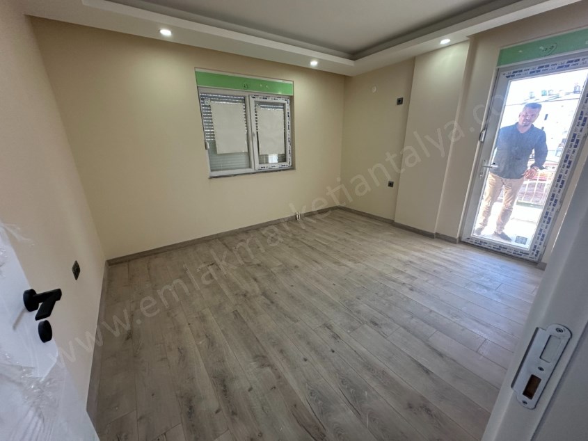 AKTOPRAKTA SİTE İÇERİSİNDE SIFIR ASANSÖRLÜ 2+1