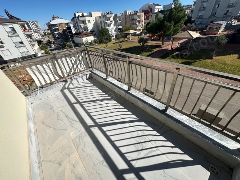 AKTOPRAKTA SİTE İÇERİSİNDE SIFIR ASANSÖRLÜ 2+1