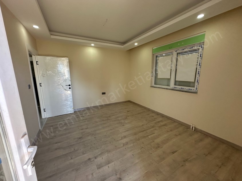 AKTOPRAKTA SİTE İÇERİSİNDE SIFIR ASANSÖRLÜ 2+1