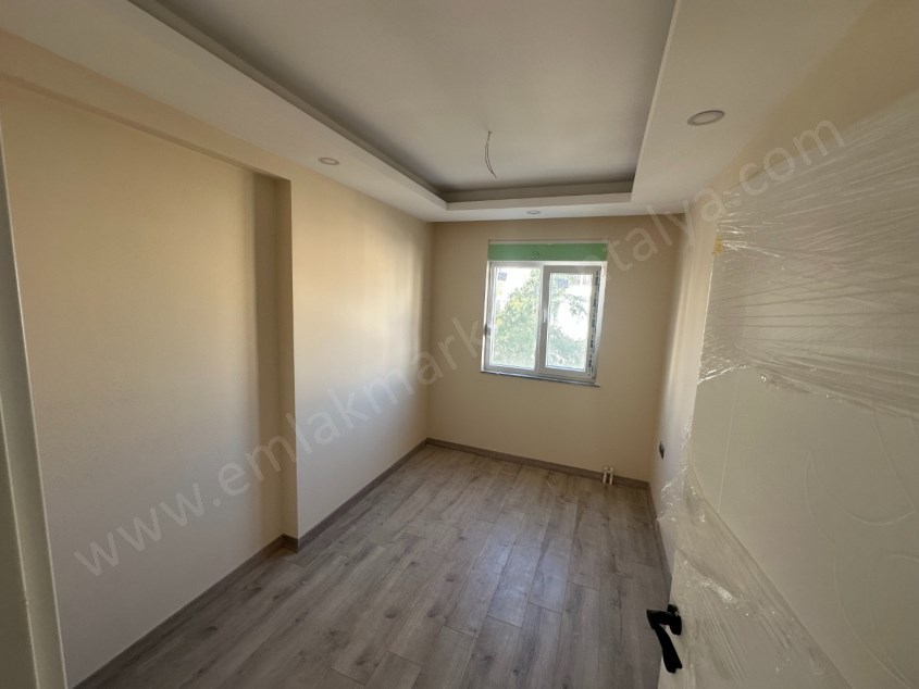 AKTOPRAKTA SİTE İÇERİSİNDE SIFIR ASANSÖRLÜ 2+1