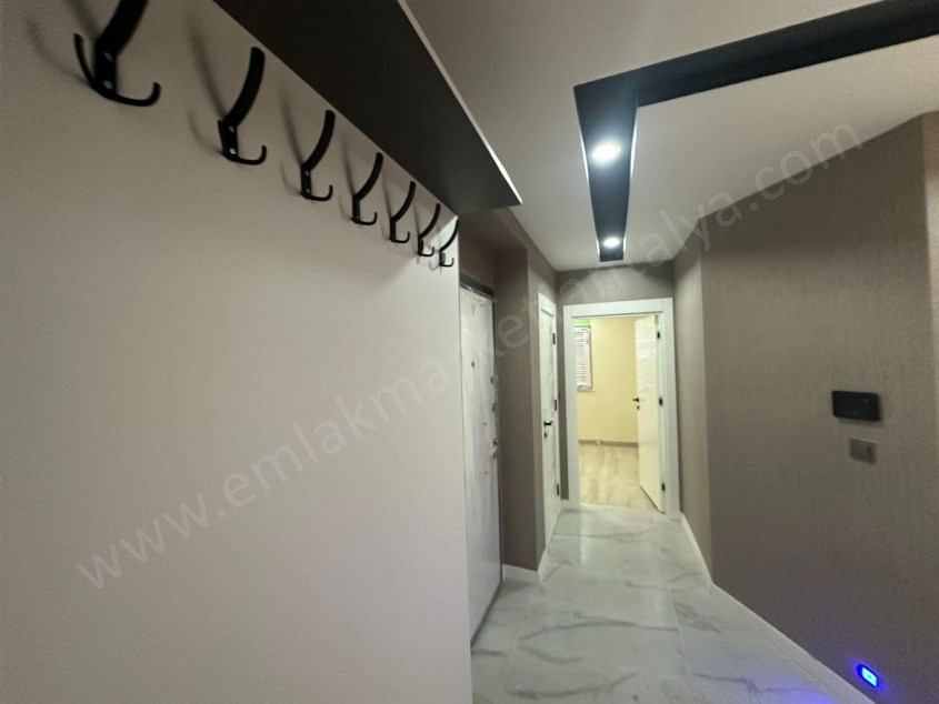 AKTOPRAKTA SİTE İÇİ SIFIR GENİŞ ASANSÖRLÜ 3+1