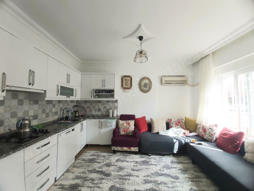 KIZILTOPRAK MAHALLESİ TRAMVAY YAKINI GENİŞ KULLANIŞLI 3+1 DAİRE