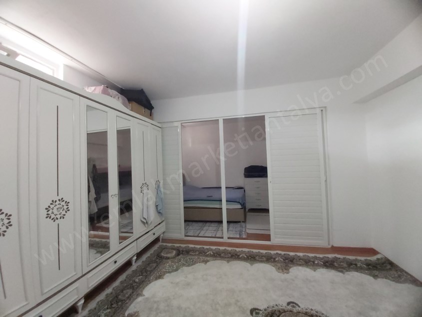 KIZILTOPRAK MAHALLESİ TRAMVAY YAKINI GENİŞ KULLANIŞLI 3+1 DAİRE