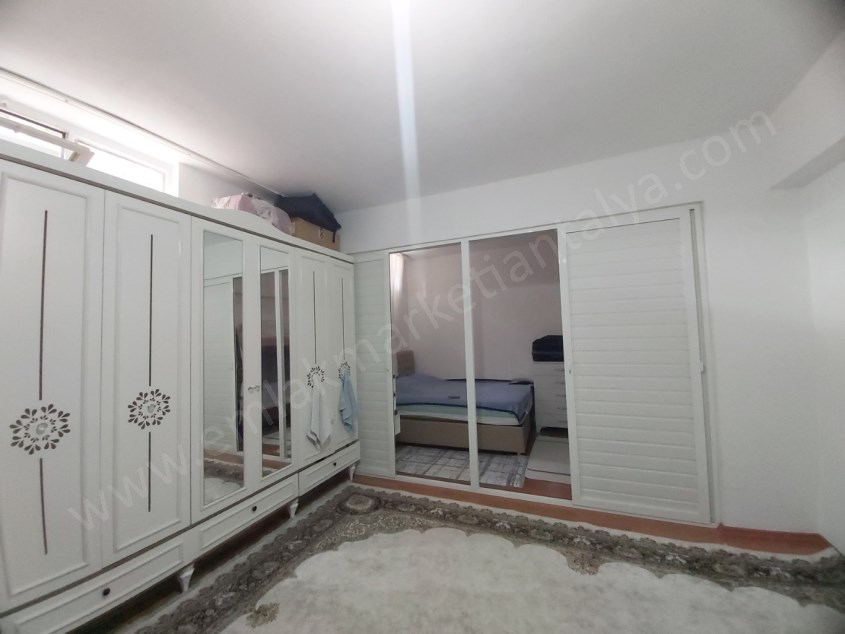 KIZILTOPRAK MAHALLESİ TRAMVAY YAKINI GENİŞ KULLANIŞLI 3+1 DAİRE