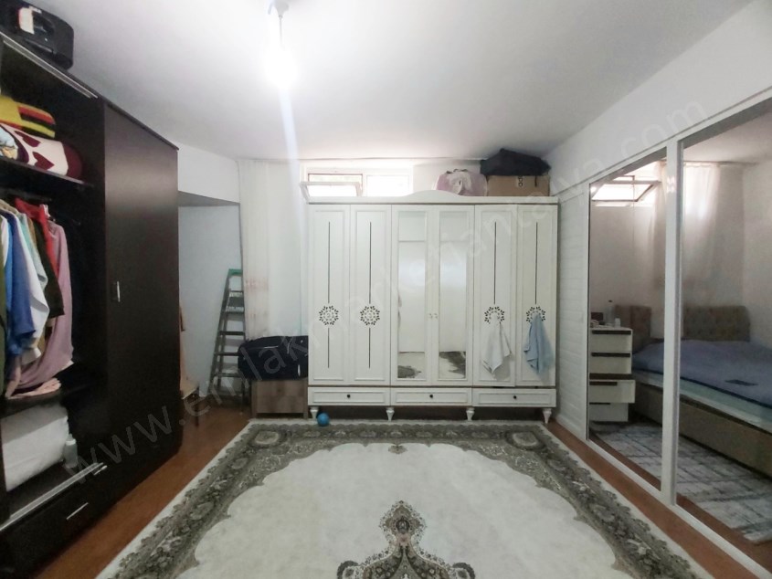 KIZILTOPRAK MAHALLESİ TRAMVAY YAKINI GENİŞ KULLANIŞLI 3+1 DAİRE