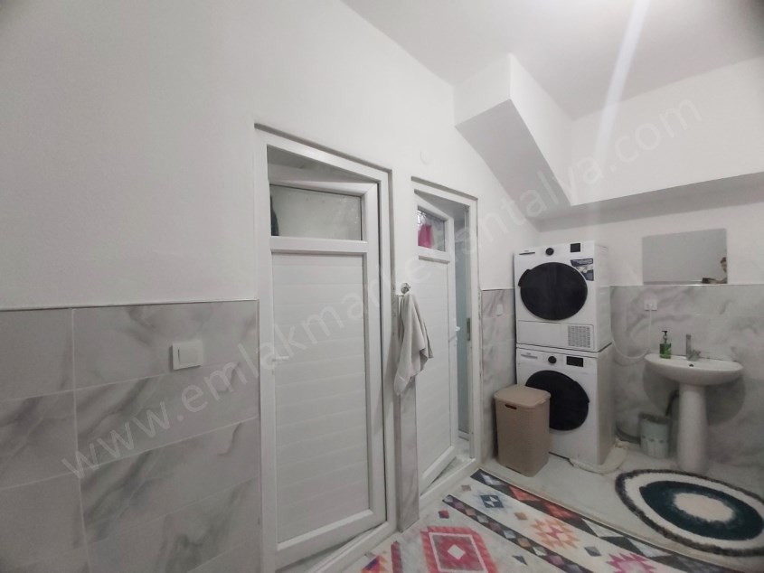 KIZILTOPRAK MAHALLESİ TRAMVAY YAKINI GENİŞ KULLANIŞLI 3+1 DAİRE
