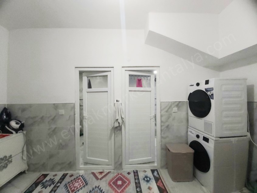 KIZILTOPRAK MAHALLESİ TRAMVAY YAKINI GENİŞ KULLANIŞLI 3+1 DAİRE