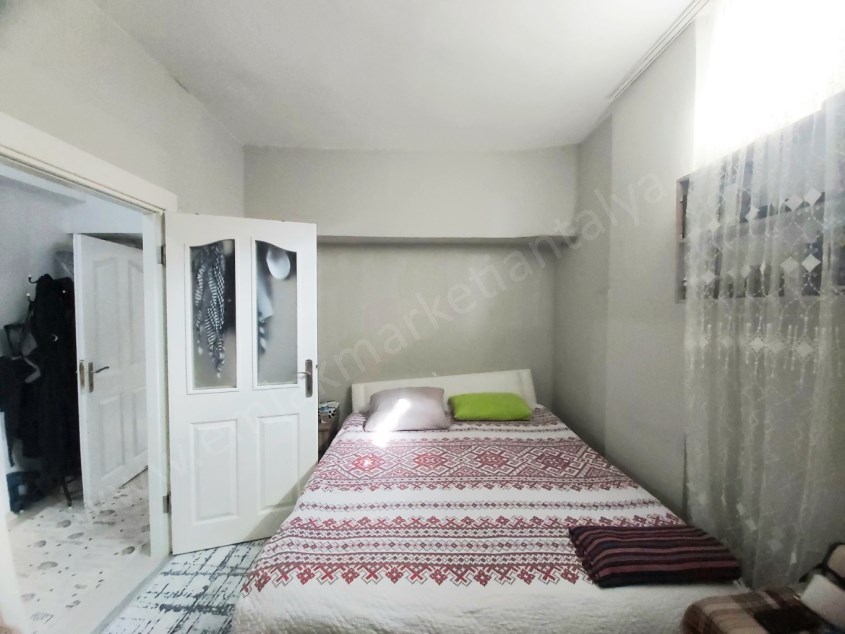 KIZILTOPRAK MAHALLESİ TRAMVAY YAKINI GENİŞ KULLANIŞLI 3+1 DAİRE