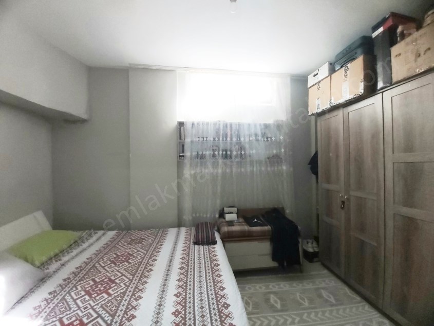KIZILTOPRAK MAHALLESİ TRAMVAY YAKINI GENİŞ KULLANIŞLI 3+1 DAİRE